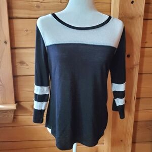 Maurices 24/7 Black and‎ White Top Women's Size Medium